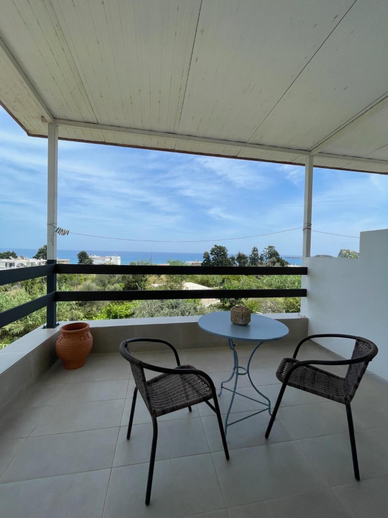 ארכאנגלוס Plastiras Sea View Apartments מראה חיצוני תמונה